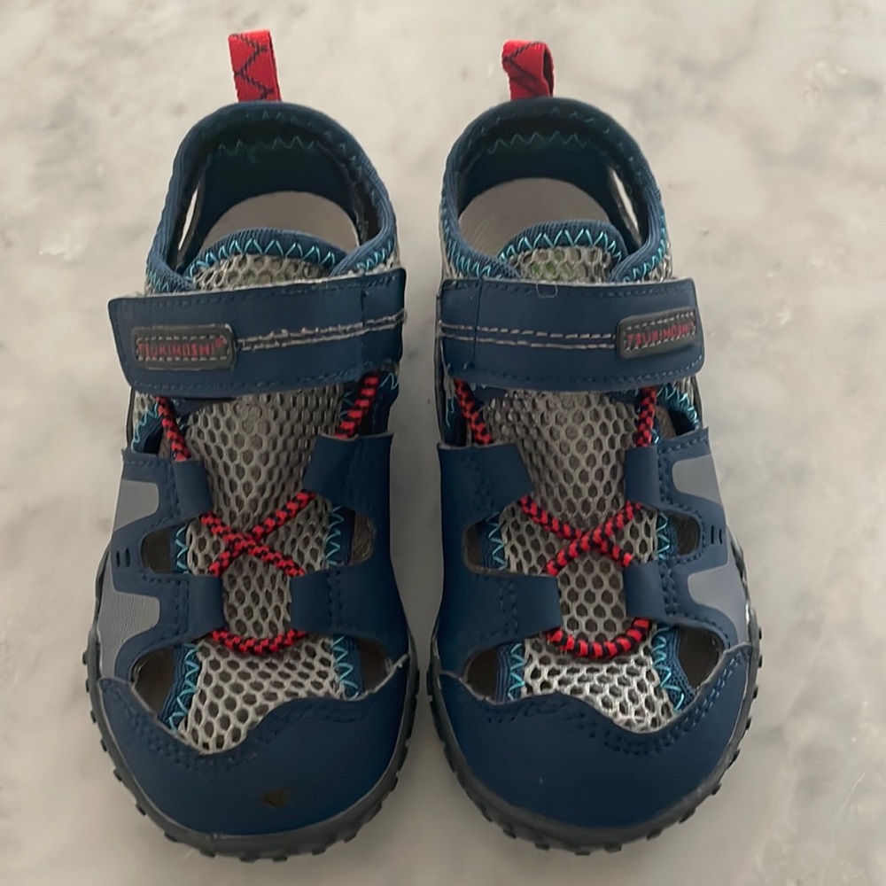 Tsukihoshi water shoes